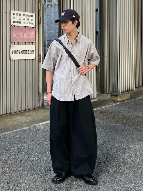 「Chikashitsu +（チカシツプラス）の【Chikashitsu +】pleats chino wide pants / 【チカシツプラス】プリーツチノワイドパンツ（チノパンツ）」を使った、kenさん（メンズ・175cm）の夏コーディネート