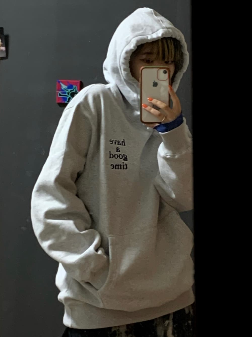 「パーカー、スケータースタイル、ストリート、メンズライク、ootd、カジュアル、スウェット、オーバーサイズ、ビッグシルエット、お洒落さんとつながりたい、ゆるコーデ、古着MIX、アームウォーマー、グレーパーカー、古着」｜「Have a good timeのアイテム（パーカー、グレー系）」を使った、ケイさん（骨格ウェーブ・レディース・163cm）の秋コーディネートの1枚目の写真