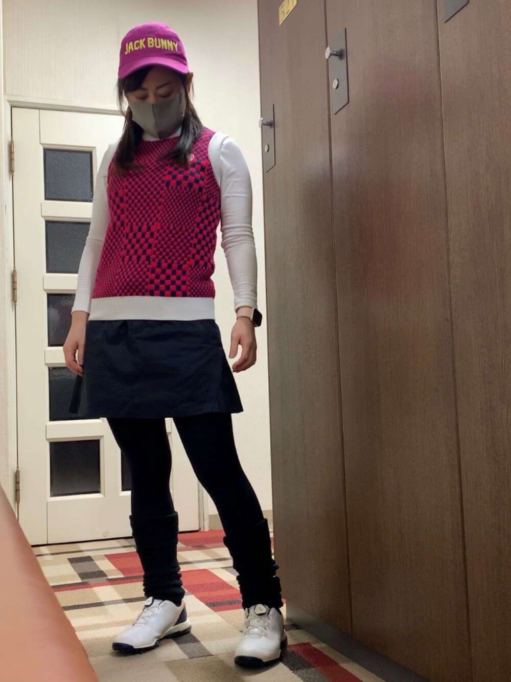 「ゴルフ、ゴルフウェア、ゴルフコーデ、ゴルフ女子」｜「PEARLY GATESのアイテム（スカート、ブルー系）」を使った、qurocheさん（レディース・156cm）の春コーディネートの1枚目の写真