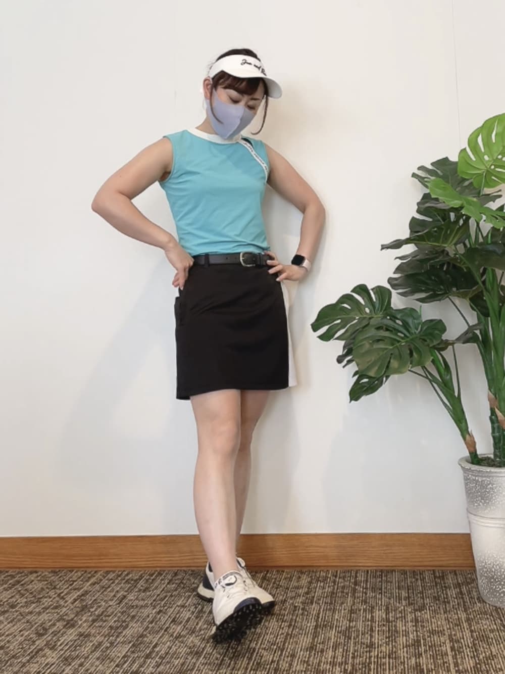 「ゴルフ、ゴルフウェア、ゴルフコーデ、ゴルフ女子」｜「JUN&ROPE'の【UV】【吸水速乾】切替ライン使いスリットノースリーブプルオーバー（Tシャツ/カットソー、グリーン系）」を使った、qurocheさん（レディース・156cm）の夏コーディネートの1枚目の写真