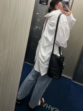 「UNIQLO（ユニクロ）のハイライズワイドストレートジーンズ（デニムパンツ）」を使った、yoonさん（レディース・163cm）の春コーディネート