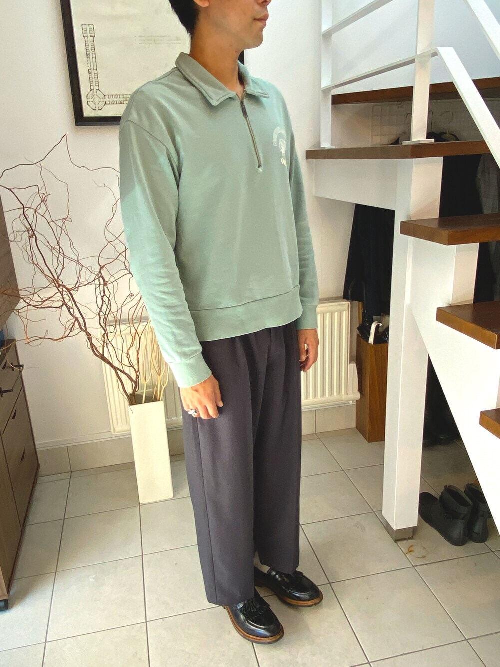 「休日スタイル、秋服準備はじめました、おしゃれさんと繋がりたい、秋コーデ、キレイめ、秋服、今日のコーデ、革靴、スラックス、スウェット、ハーフジップ」｜「RICE NINE TENのアイテム（スウェット、グリーン系）」を使った、sasazunzunさん（メンズ・178cm）の秋コーディネートの1枚目の写真