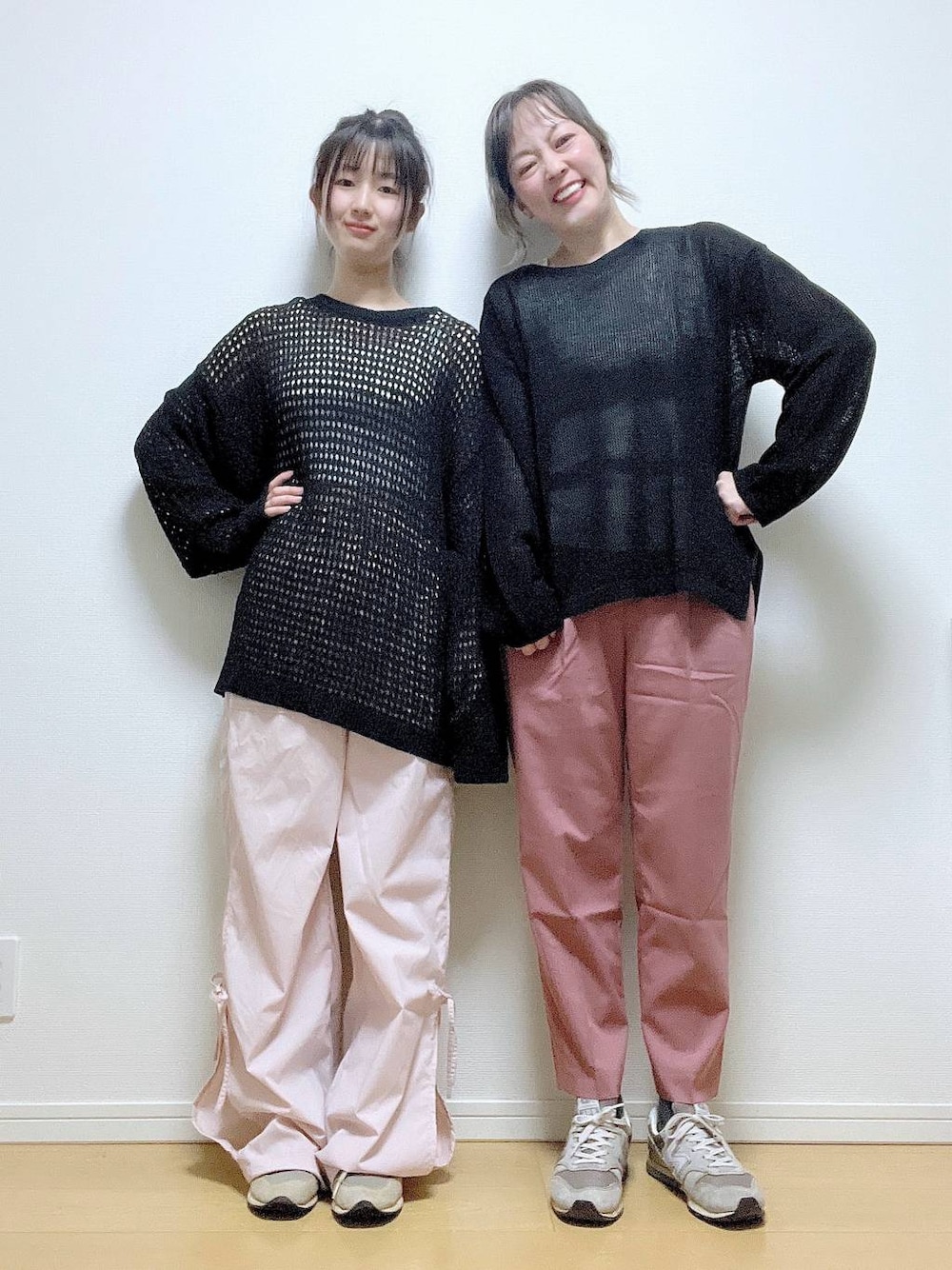 「高見え、カジュアル、着痩せ・細見え、休日コーデ、ママコーデ、楽ちんコーデ、春コーデ、体型カバー、きれいめ、旅行、GLOBAL WORK、テーパードパンツ、ウツクシルエット_GLOBAL WORK、ウツクシルエットパンツ_GLOBAL WORK、キッズ服」｜「GLOBAL WORKのサイドオープンパラシュートパンツ/AND YUA ANY/106445（その他パンツ、ピンク系）」を使った、mayu.【GLOBALWORK】さん（キッズ・155cm）の春コーディネートの1枚目の写真