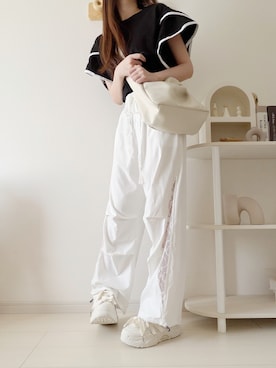 「Nana（ナナ）のサイドレース切替ドロストワイドパンツ（その他パンツ、ホワイト系）」を使った、ゆっきさん（レディース・162cm）の春コーディネート