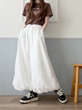 「Nana（ナナ）のボリュームバルーンワイドパンツ（その他パンツ、ホワイト系）」を使った、ゆっきさん（レディース・162cm）の春コーディネート