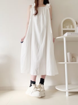 「Nana（ナナ）のダブルリボンスニーカー（スニーカー、ホワイト系）」を使った、ゆっきさん（レディース・162cm）の春コーディネート