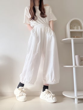 「Nana（ナナ）の裾デザインワイドパンツ（その他パンツ、ホワイト系）」を使った、ゆっきさん（レディース・162cm）の春コーディネート