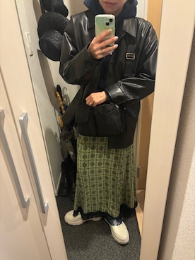 「Ray BEAMS（レイビームス）のRay BEAMS / タイル柄 フリンジ ヘム スカート（スカート、グリーン系）」を使った、yoyoさん（レディース・161cm）の春コーディネート