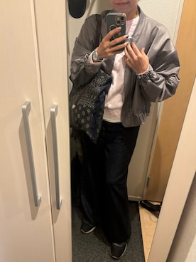 「NEEDBY heritage（ニードバイヘリテージ）の【NEEDBY heritage/ニードバイヘリテージ】HUNK（ハンク）ミッドライズワイドストレート/ユニセックス（デニムパンツ、ブルー系）」を使った、yoyoさん（レディース・161cm）の春コーディネート