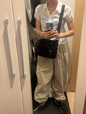 「JEANASIS（ジーナシス）のミリタリータックボリュームパンツ/657336（その他パンツ、ベージュ系）」を使った、yoyoさん（レディース・161cm）の夏コーディネート