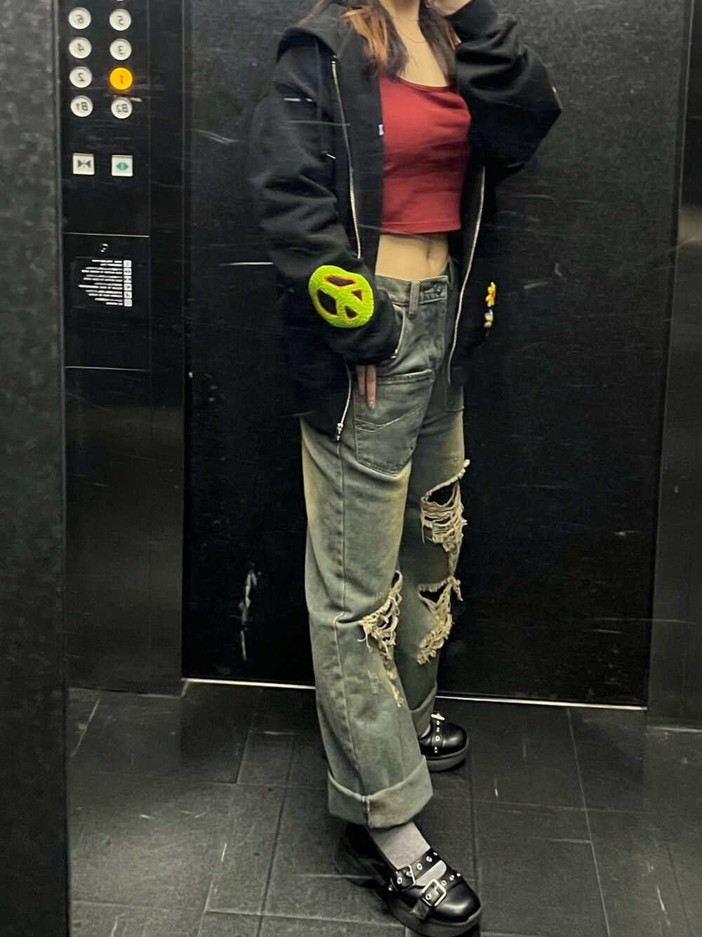 「春めき満開コーデ、春色、休日スタイル、低身長女子、甘辛mix、ストリート、XLARGE、パーカー、パーカーコーデ」｜「GUのアイテム（キャミソール、レッド系）」を使った、みぬふぃーゆさん（骨格ウェーブ・レディース・153cm）の春コーディネートの1枚目の写真