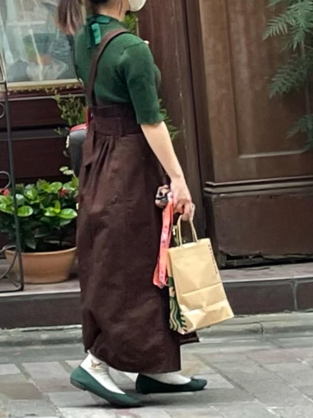 「休日コーデ、レトロコーデ、秋先取りコーデ、秋コーデ、秋服準備はじめました、カラーコーデ」｜「GUのアイテム（バレエシューズ、グリーン系）」を使った、みぬふぃーゆさん（レディース・153cm）の夏コーディネートの1枚目の写真