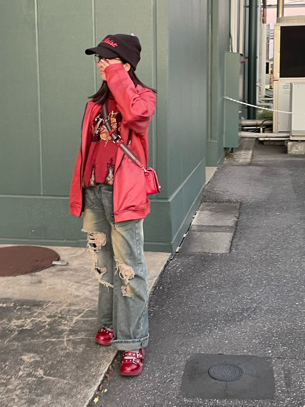 「秋冬コーデ、GU」｜「古着のアイテム（デニムパンツ、ブルー系）」を使った、みぬふぃーゆさん（レディース・153cm）の秋コーディネートの1枚目の写真