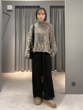 「LEPSIM（レプシィム）のサテンギャザーWストレートパンツ　600152（その他パンツ）」を使った、ゆうかさん（レディース・163cm）の秋コーディネート