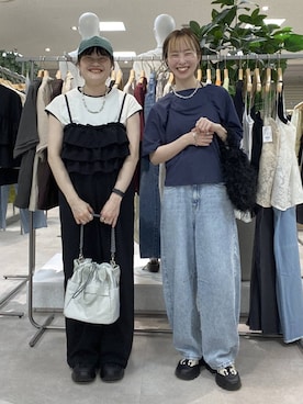 「LEPSIM（レプシィム）の【500mlペットボトルも入る】ユーティリティ巾着バッグ　633023【KKfashion紹介アイテム】（ショルダーバッグ、グレー系）」を使った、ゆうかさん（レディース・163cm）の夏コーディネート