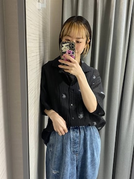 「LEPSIM（レプシィム）の刺繍ワッシャー開襟シャツ　666477（Shirts、ブラック系）」を使った、ゆうかさん（レディース・163cm）の春コーディネート