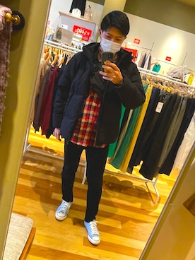 「CONVERSE（コンバース）のアイテム（Tシャツ/カットソー）」を使った、ゆーきさん（メンズ・172cm）の冬コーディネート