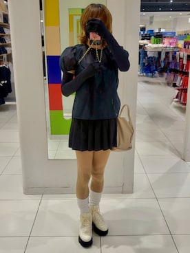 「アイテム（トップス）」を使った、エリさん（レディース・178cm）の秋コーディネート