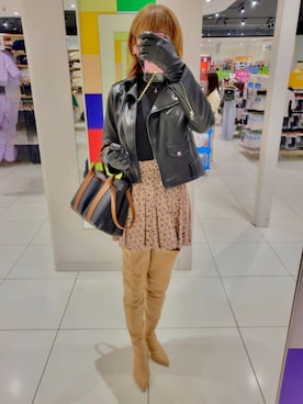 「アイテム（ライダースジャケット）」を使った、エリさん（レディース・178cm）の冬コーディネート