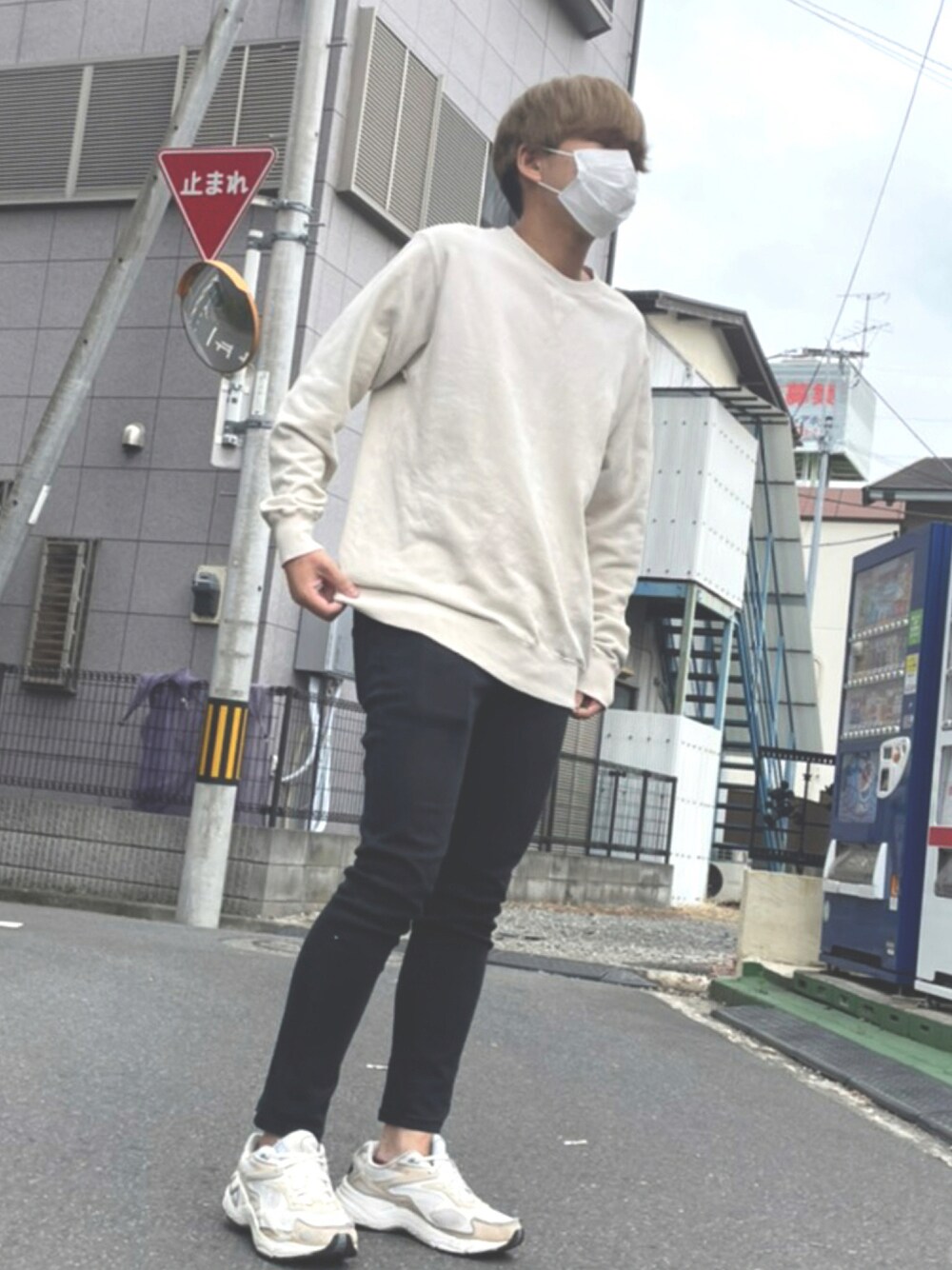 「おしゃれさんと繋がりたい、ラフ、スニーカー、春夏コーデ、高校生、スキニー、プチプラ」｜「WEGOのアイテム（デニムパンツ、ブラック系）」を使った、けんたろーさん（メンズ・176cm）の夏コーディネートの1枚目の写真