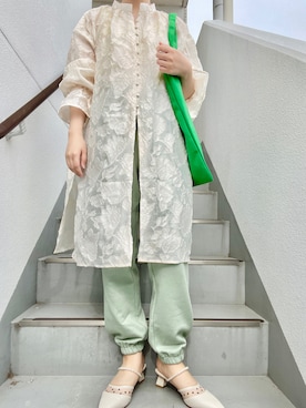 「シア―ブラウス」｜「アイテム（スウェットパンツ）」を使った、ｎｎａさん（レディース・162cm）の春コーディネート