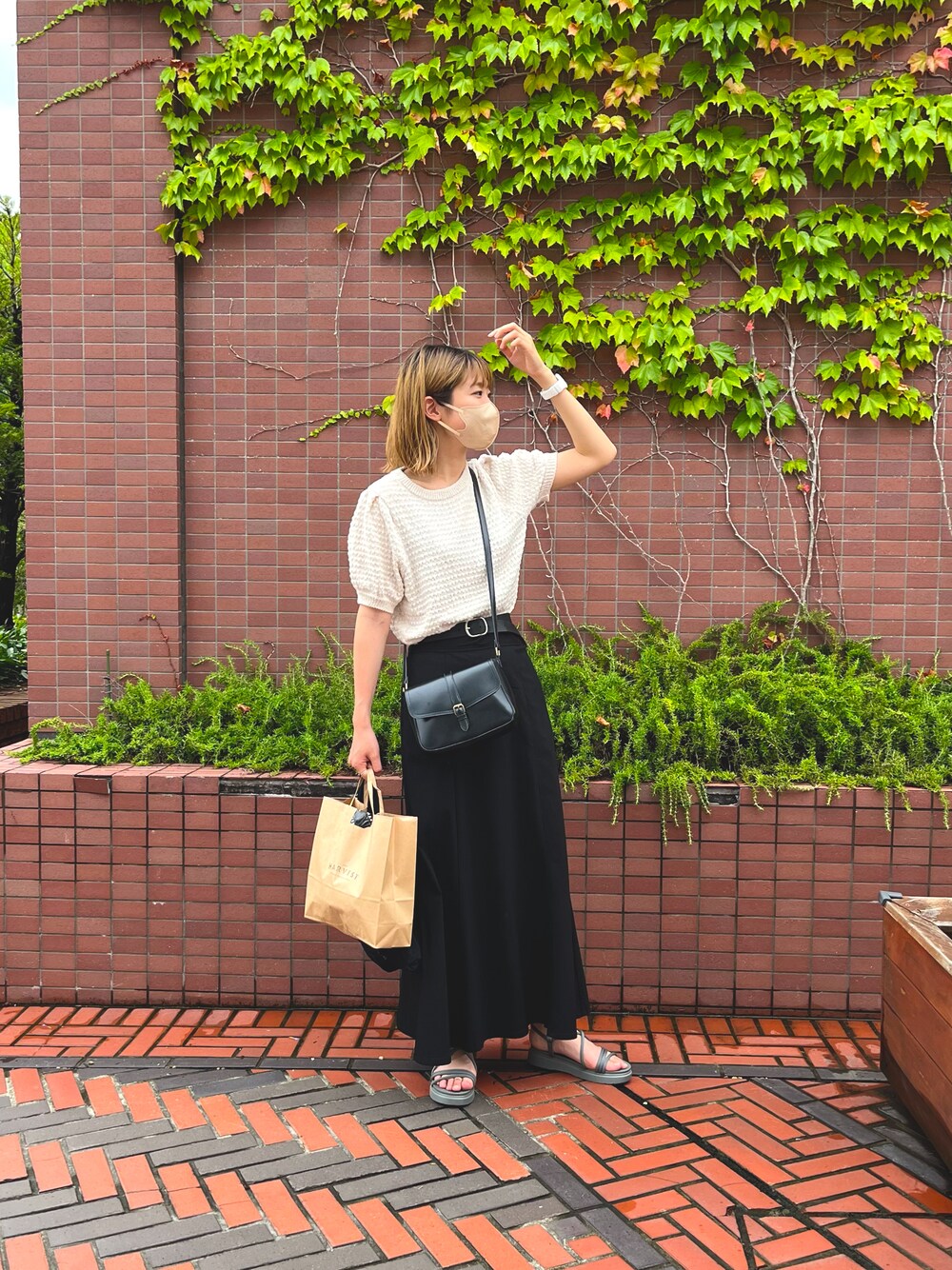 「シンプルコーデ、高身長女子、ボリューム袖、マーメイドスカート、着回しコーデ、GLOBAL WORK、ローリーズファーム(LOWRYS FARM)、オリエンタルトラフィック、骨格ナチュラル、イエベ秋」｜「LOWRYS FARMのアイテム（Tシャツ/カットソー、ベージュ系）」を使った、shiikaさん（レディース・166cm）の夏コーディネートの1枚目の写真