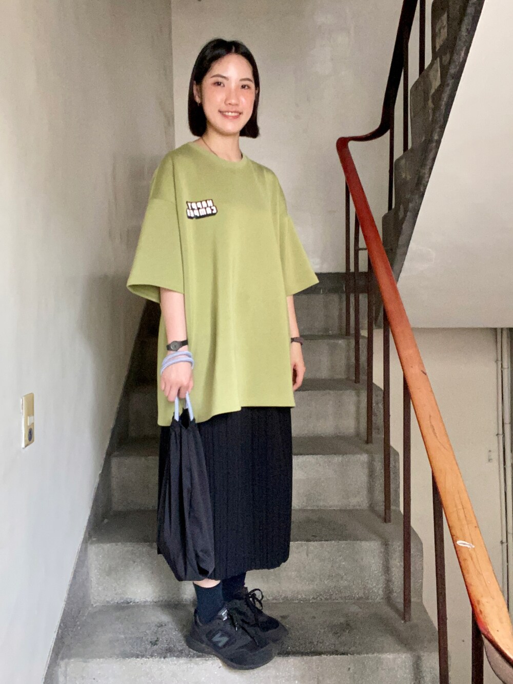 「GUSCIOのアイテム（ショルダーバッグ、ブラック系）」を使った、moldさん（レディース・164cm）の春コーディネートの1枚目の写真