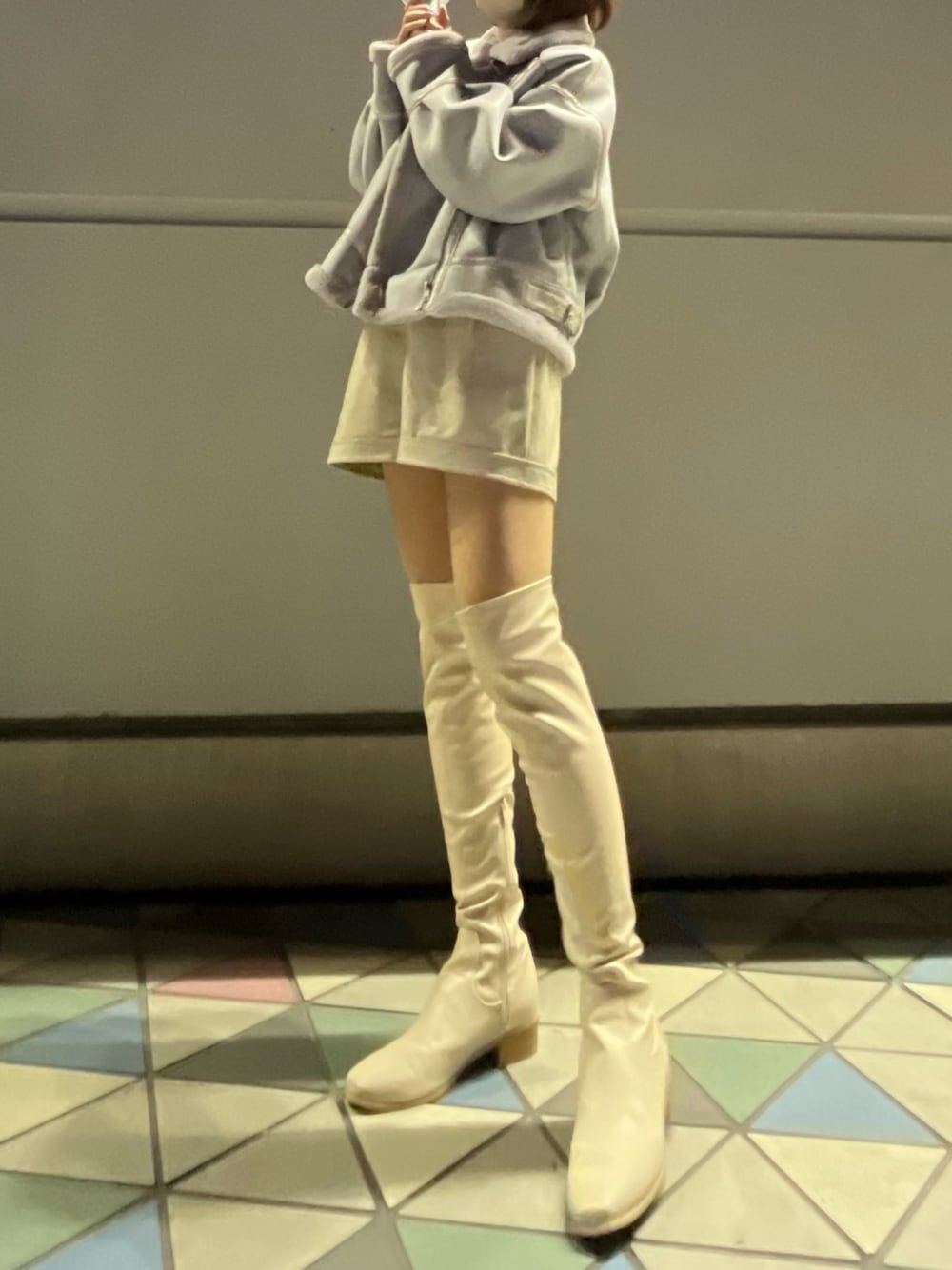 「未来のWEARISTAプロジェクト、冬コーデ、今日のコーデ、ロングブーツ、大人カジュアル、タートルネック、ootd、オルチャンファッション、韓国ファッション、水色、フォローミー、お出かけコーデ、お洒落さんとつながりたい、いいね、save、フォローお願いします🤑、キレイめ」｜「dazzlinのボアショートコンパクトブルゾン（ブルゾン、ブルー系）」を使った、HANAさん（レディース・162cm）の秋コーディネートの1枚目の写真