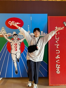 「アイテム（ボディバッグ/ウエストポーチ）」を使った、ロモさん（レディース・164cm）の秋コーディネート