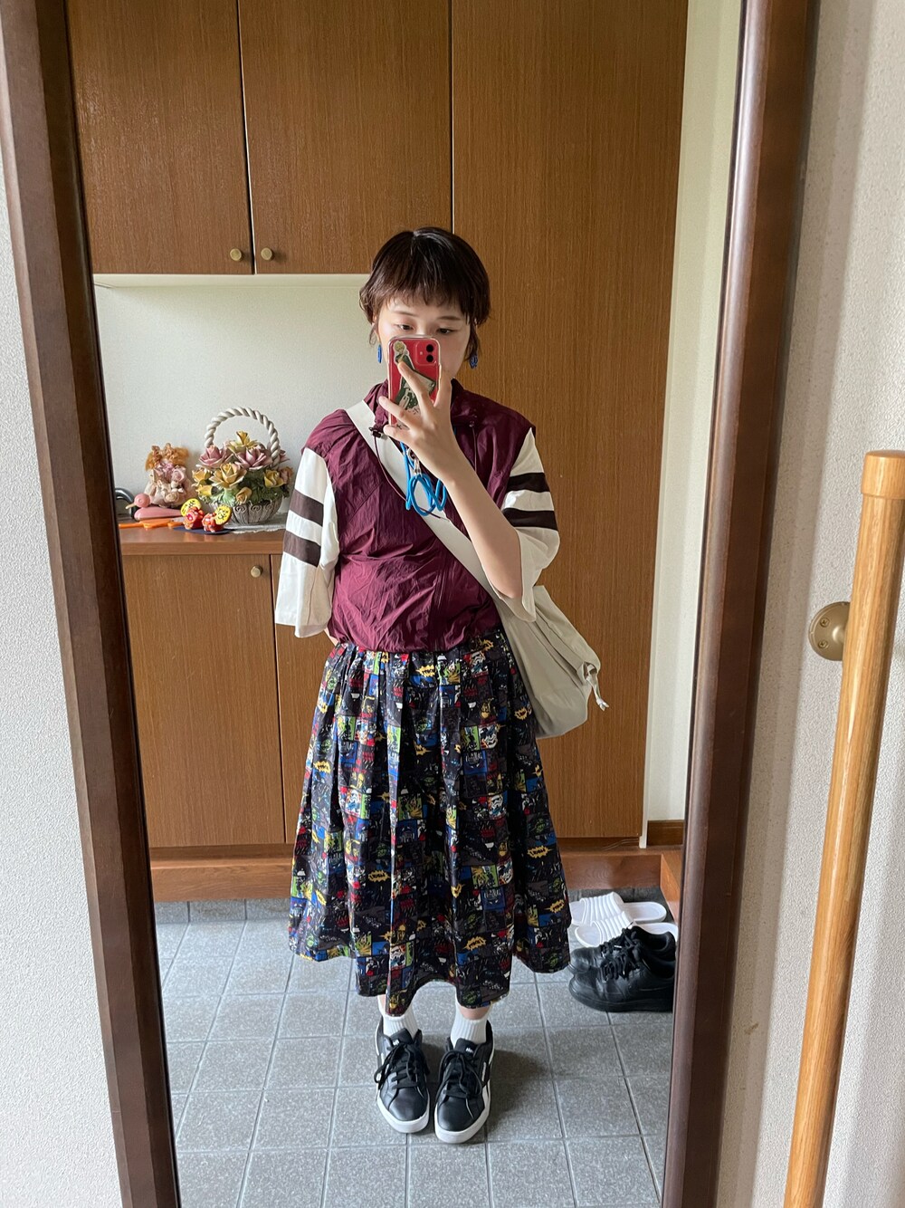 「雨の日コーデ、肌寒い、展示会、展覧会」｜「E hyphen world galleryのアイテム（スカート、ブラック系）」を使った、ロモさん（レディース・164cm）の夏コーディネートの1枚目の写真