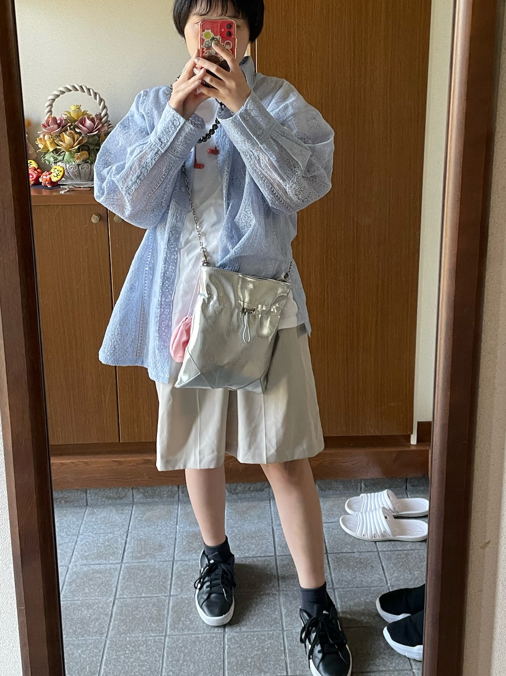 「26度、春服、暑い、レーストップス」｜「ReebokのReebok リーボック REEBOK ROYAL COMPLETE3LOW ロイヤル コンプリート 3.0 ロー 100000321 BLK/WHT（スニーカー、ブラック系）」を使った、ロモさん（レディース・164cm）の春コーディネートの1枚目の写真