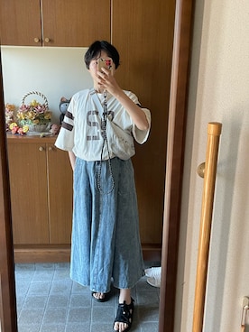 「アイテム（デニムスカート）」を使った、ロモさん（レディース・164cm）の夏コーディネート