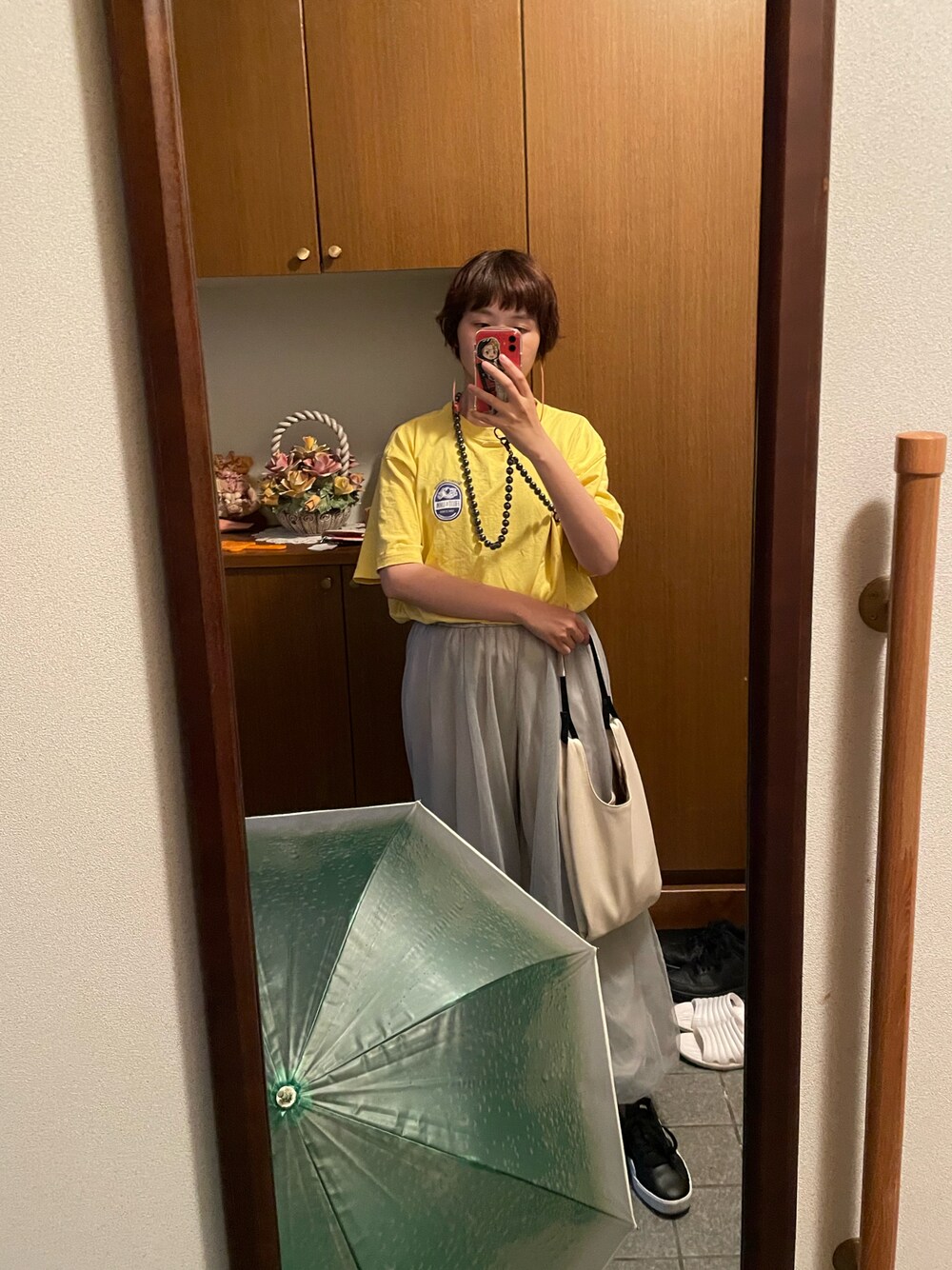 「雨の日コーデ、ショッピング、シースルー、長傘、じめじめ」｜「ReebokのReebok リーボック REEBOK ROYAL COMPLETE3LOW ロイヤル コンプリート 3.0 ロー 100000321 BLK/WHT（スニーカー、ブラック系）」を使った、ロモさん（レディース・164cm）の夏コーディネートの1枚目の写真