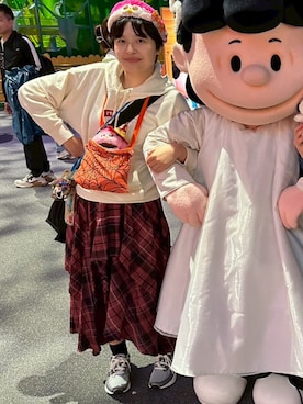 「アイテム（パーカー）」を使った、ロモさん（レディース・164cm）の秋コーディネート