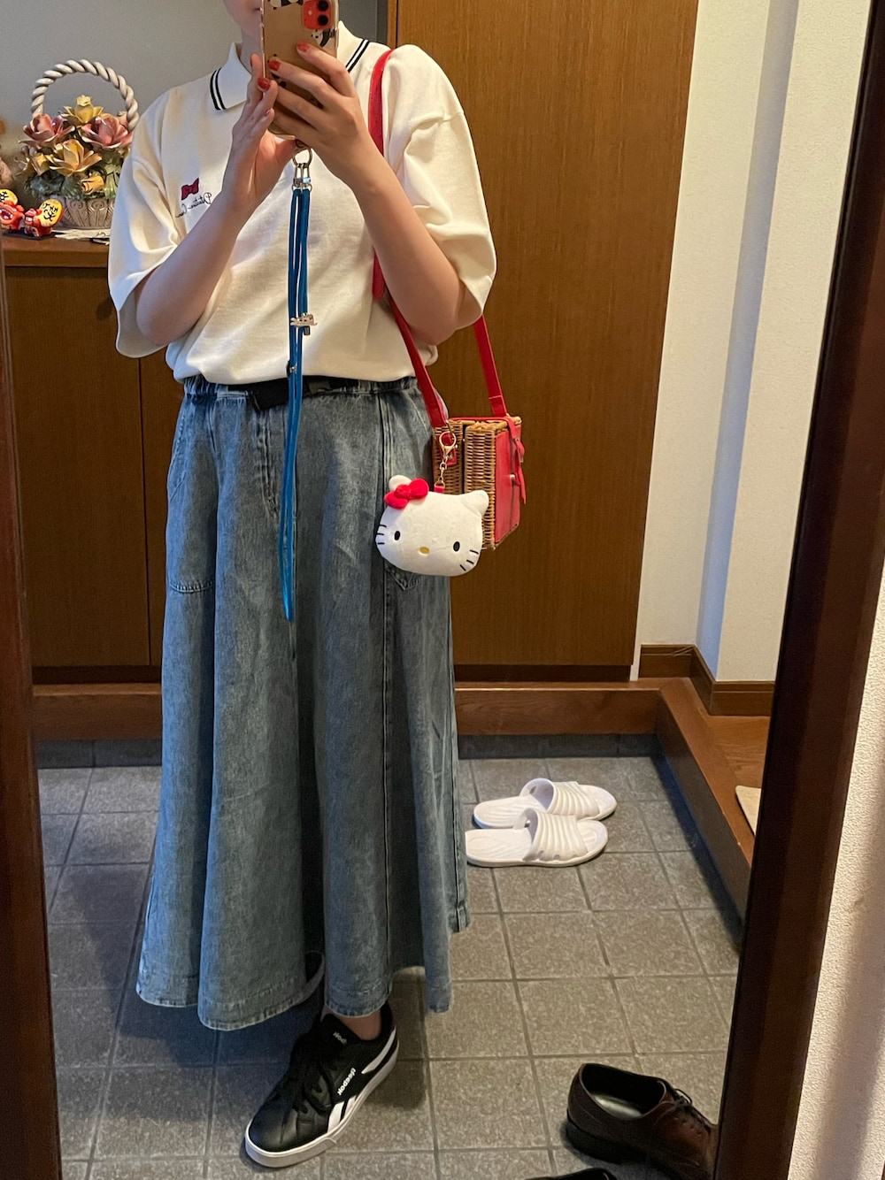 「コナン、名探偵コナン、コラボアイテム、蒸し暑い、雨の日コーデ」｜「RAGEBLUEのアイテム（トップス、ホワイト系）」を使った、ロモさん（レディース・164cm）の夏コーディネートの1枚目の写真