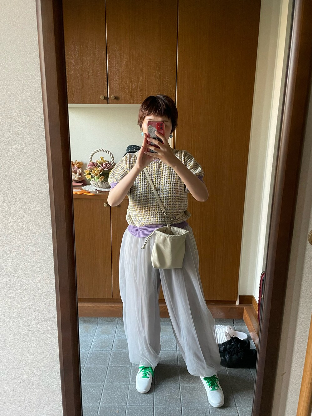 「BEAMS HEARTのBEAMS HEART / カラフルチェック ニット（ニット/セーター、パープル系）」を使った、ロモさん（レディース・164cm）の夏コーディネートの1枚目の写真