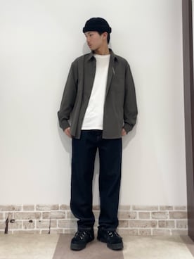 「ITEMS URBANRESEARCH（アイテムズ アーバンリサーチ）のヨウリュウレギュラーカラー長袖シャツ（シャツ/ブラウス、グリーン系）」を使った、翼さん（メンズ・168cm）の春コーディネート