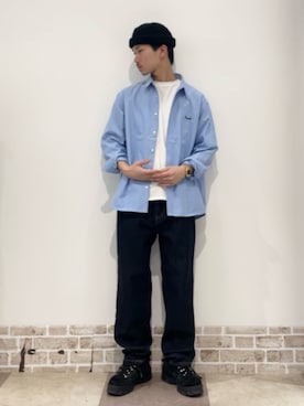 「ITEMS URBANRESEARCH（アイテムズ アーバンリサーチ）の刺繍 オックス レギュラーカラーシャツ（シャツ/ブラウス、ブルー系）」を使った、翼さん（メンズ・168cm）の春コーディネート
