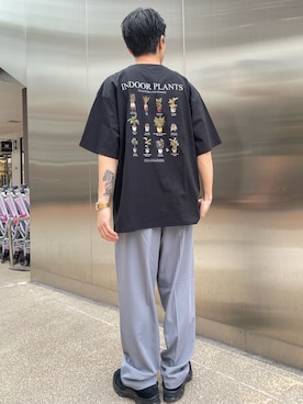 「ITEMS URBANRESEARCH（アイテムズ アーバンリサーチ）のアイテム（Tシャツ/カットソー）」を使った、翼さん（メンズ・168cm）の夏コーディネート