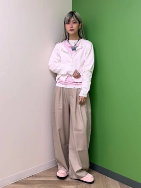 「JEANASIS（ジーナシス）のアイテム（スラックス）」を使った、あゆねさん（レディース・164cm）の春コーディネート