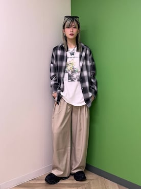 「JEANASIS（ジーナシス）のアイテム（スラックス）」を使った、あゆねさん（レディース・164cm）の春コーディネート