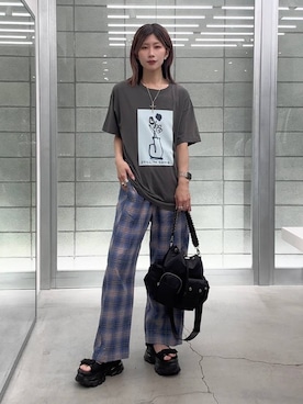 「JEANASIS（ジーナシス）のチェーンハンドルキンチャクBAG/1023355（ショルダーバッグ、ブラック系）」を使った、あゆねさん（レディース・164cm）の夏コーディネート