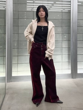 「アイテム（デニムパンツ、レッド系）」を使った、あゆねさん（レディース・164cm）の秋コーディネート