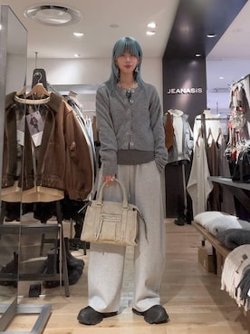 「JEANASIS（ジーナシス）のソフトラメリブUネックLS TEE/240318（Tシャツ/カットソー）」を使った、あゆねさん（レディース・164cm）の冬コーディネート