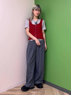 「JEANASIS（ジーナシス）のアイテム（スラックス）」を使った、あゆねさん（レディース・164cm）の春コーディネート