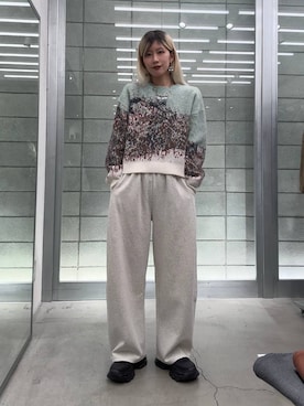 「アイテム（スウェットパンツ、ベージュ系）」を使った、あゆねさん（レディース・164cm）の秋コーディネート