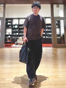 「Maison Margiela（メゾンマルジェラ）のアイテム（ショルダーバッグ）」を使った、別宮聖一 ( ベックセイイチ )さん（メンズ・169cm）の秋コーディネート