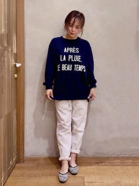 「SHOO・LA・RUE（シューラルー）の【SS-3L/洗える/美脚シルエット】ボトム選びが難しい方の救世主 デニムイージーテーパードパンツ（デニムパンツ、ホワイト系）」を使った、まるぷ–さんの冬コーディネート