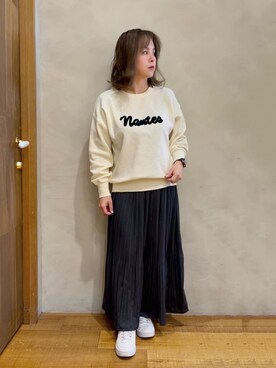「SHOO・LA・RUE（シューラルー）の【洗える/S-LL/ちくちくしにくい】大人のための ロゴ入りスウェットライクニット（ニット/セーター、ホワイト系）」を使った、まるぷ–さんの冬コーディネート