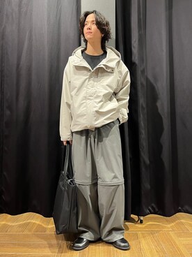 「THE SHOP TK （ザ ショップ ティーケー ）の3レイヤーマウンテンパーカ　防風機能（ブルゾン、ベージュ系）」を使った、motoさん（メンズ・173cm）の春コーディネート